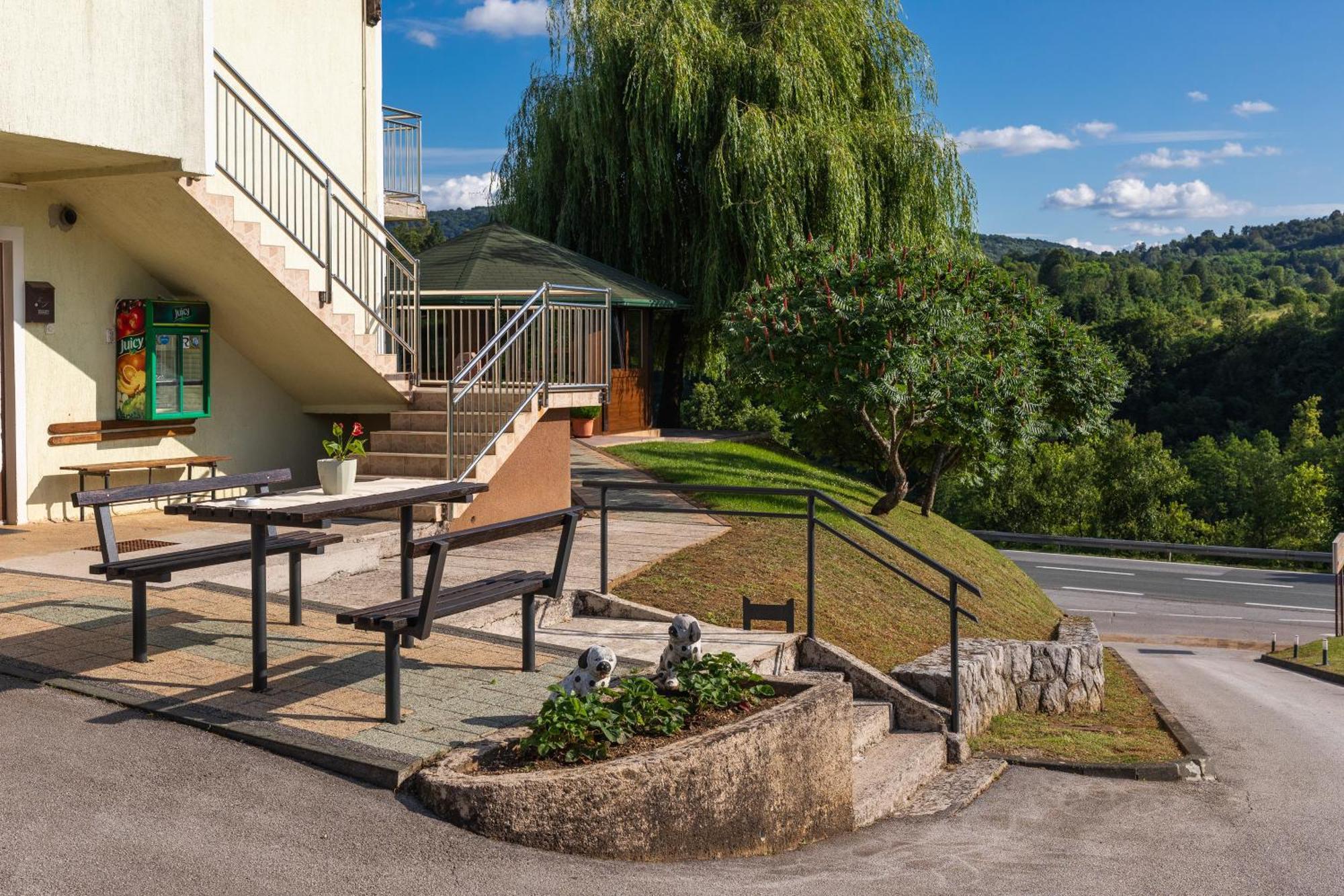 Apartments Lucija Slunj Εξωτερικό φωτογραφία